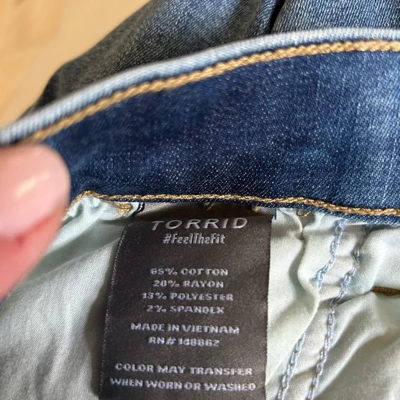 Torrid Cropped Wide legged Jeans - Picture 6 of 6